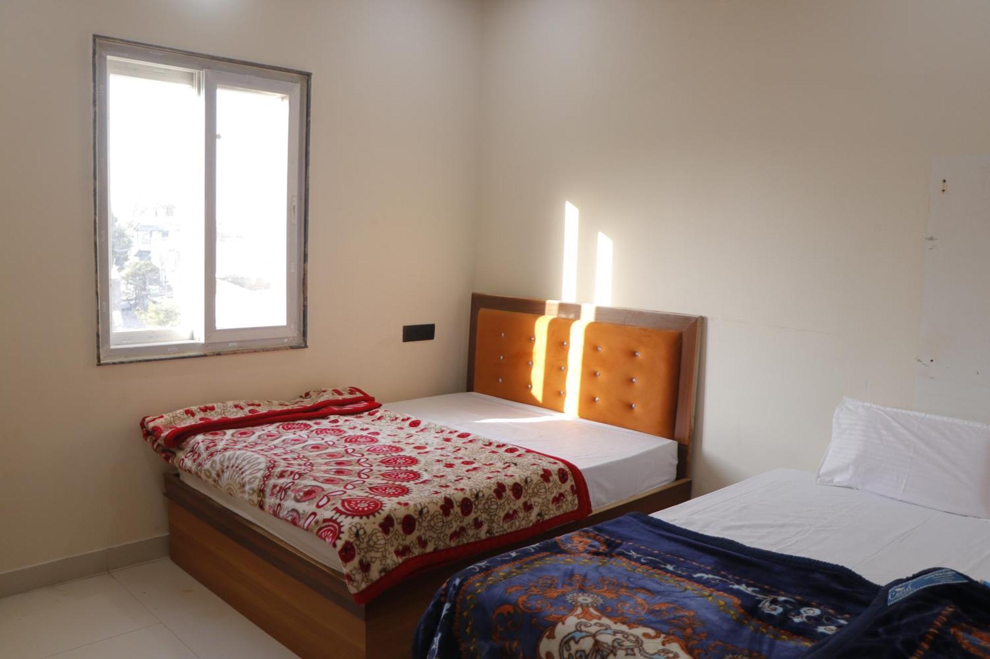 Dolphin Guest House Mathura Exterior photo